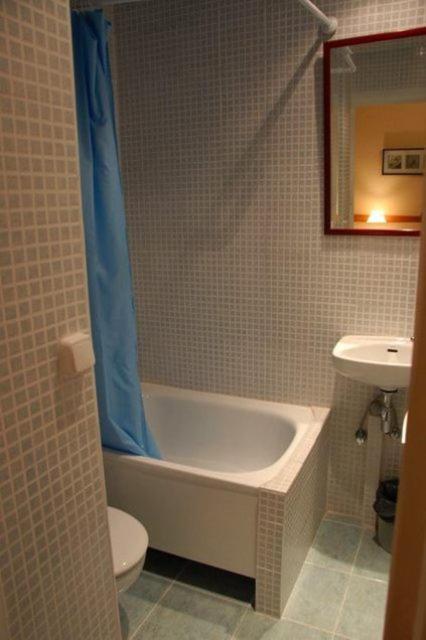 ホテルオスタル バイレス バルセロナ 部屋 写真